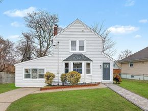 19 West side Avenue, Bay Shore NY 11706