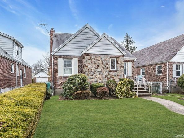 8227 246th Street, Bellerose NY 11426