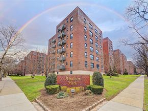 21102 73rd Avenue 3H, Oakland Gardens NY 11364