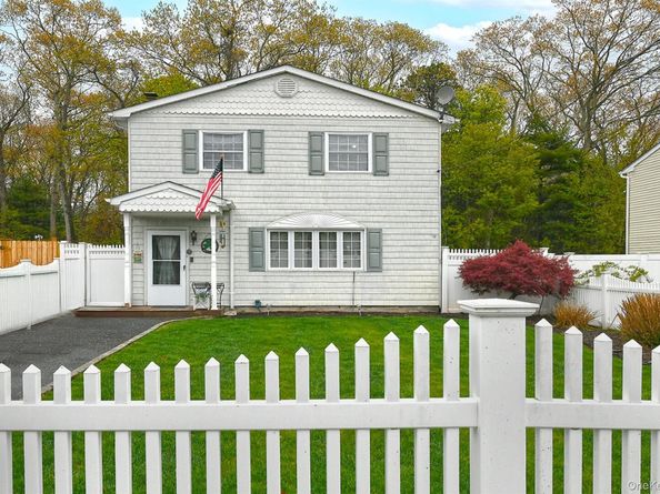 171 Pauline Street, Holbrook NY 11741