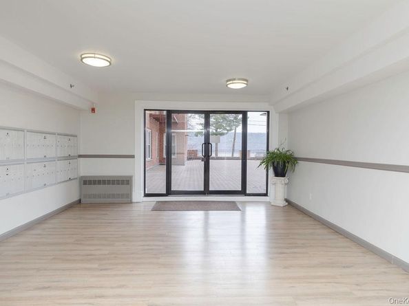 1 Hawley Terrace 1F, Yonkers NY 10701