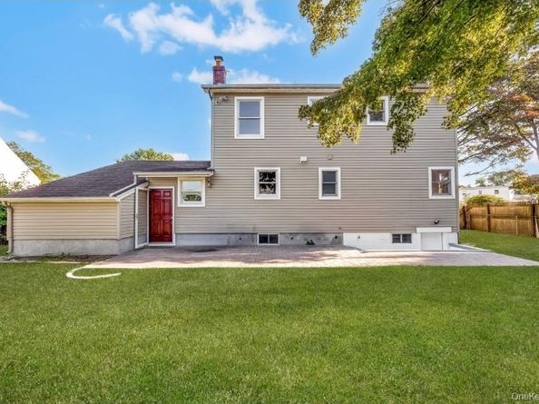 31 Fuller Avenue, West Babylon NY 11704