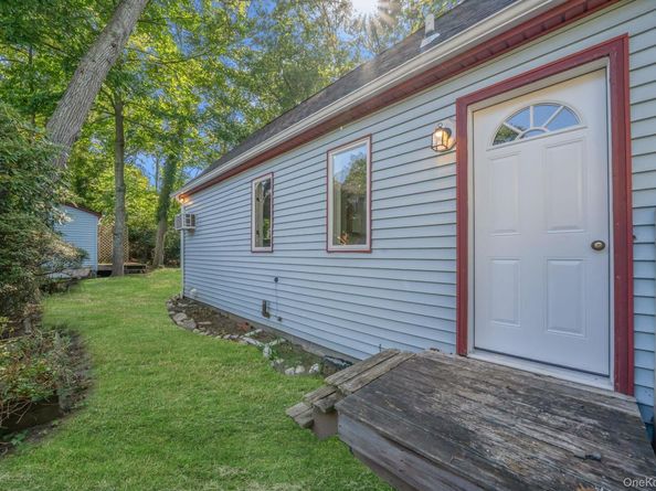 60 Hawthorne Road, Rocky Point NY 11778