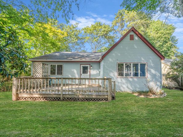 60 Hawthorne Road, Rocky Point NY 11778