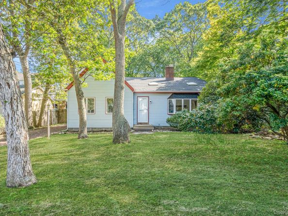 60 Hawthorne Road, Rocky Point NY 11778