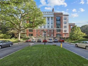 6 Brooklands GC, Bronxville NY 10708