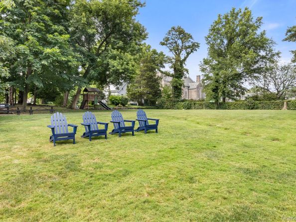 1 Midland Gardens 4A, Bronxville NY 10708