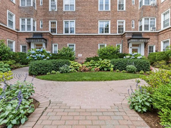 1 Midland Gardens 4A, Bronxville NY 10708