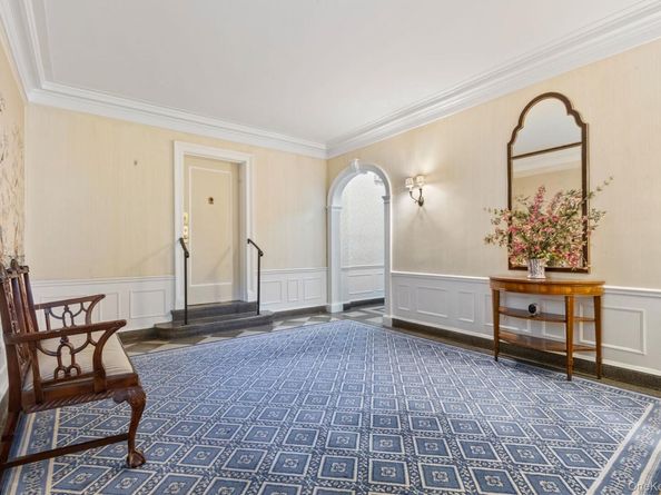 1 Midland Gardens 4A, Bronxville NY 10708
