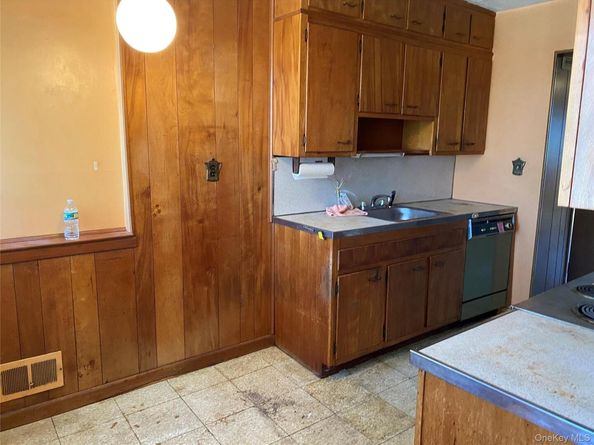 4 Gerri Lane, Yonkers NY 10703