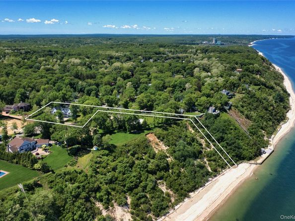 110 Crescent Court, Wading River NY 11792