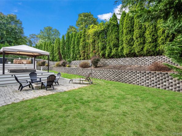 32 Locust Drive, Rocky Point NY 11778