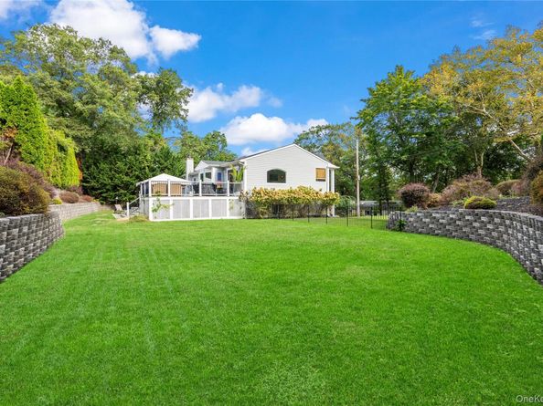32 Locust Drive, Rocky Point NY 11778
