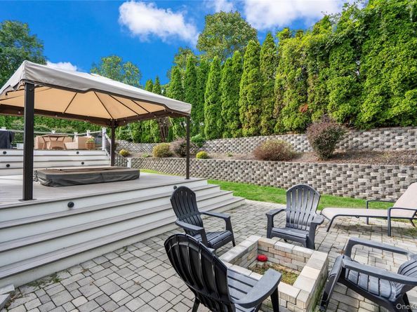 32 Locust Drive, Rocky Point NY 11778
