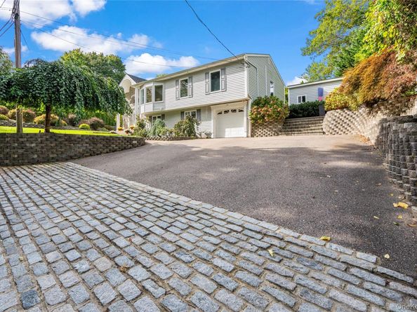 32 Locust Drive, Rocky Point NY 11778