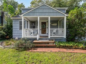 920 Bray Avenue, Laurel NY 11948