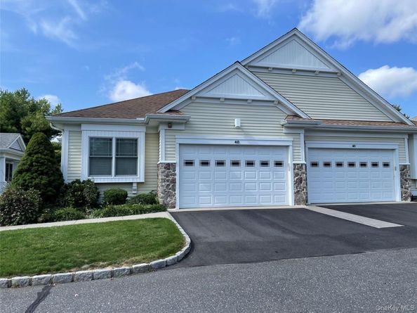 40 Oak Run A Model, Stony Brook NY 11790