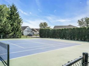 40 Oak Run A Model, Stony Brook NY 11790