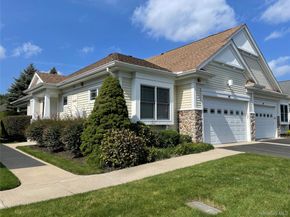 40 Oak Run A Model, Stony Brook NY 11790
