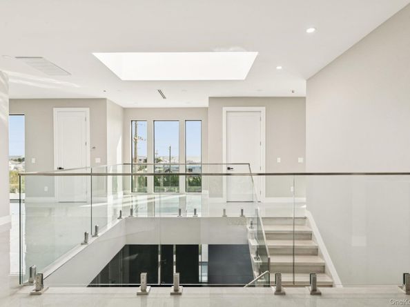 1368 Beech Street, Atlantic Beach NY 11509