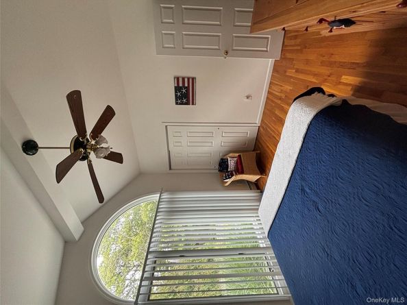 27 Newtown Court, Hampton Bays NY 11946