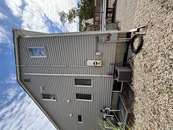 27 Newtown Court, Hampton Bays NY 11946