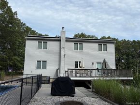 27 Newtown Court, Hampton Bays NY 11946