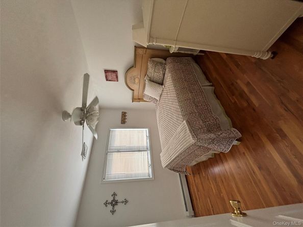 27 Newtown Court, Hampton Bays NY 11946