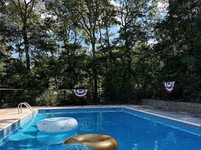 27 Newtown Court, Hampton Bays NY 11946