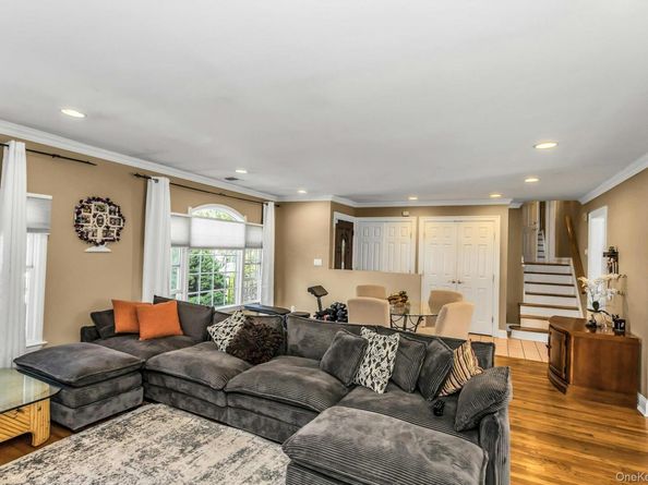 28 Grove Street, Massapequa NY 11758