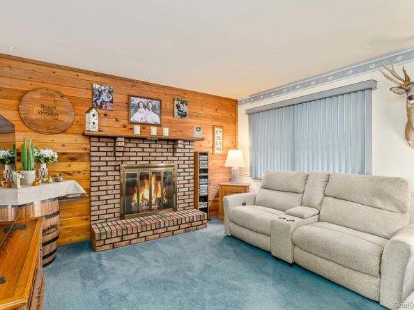 50 Margin Drive W, Shirley NY 11967