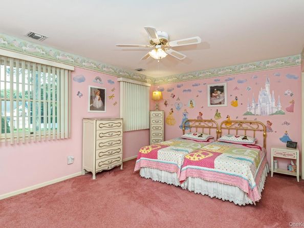 50 Margin Drive W, Shirley NY 11967