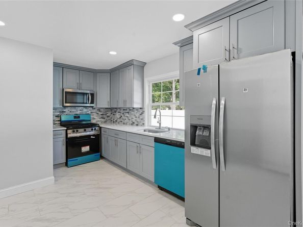 87 Bellwood Avenue, South Setauket NY 11720