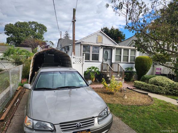 10 Sheridan Place, Roosevelt NY 11575