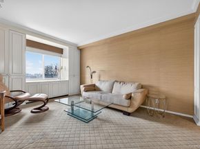 100 Hilton Avenue 601, Garden City NY 11530