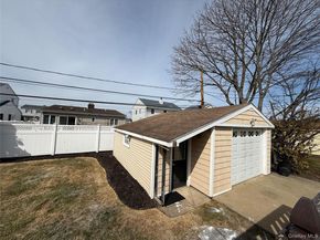 68 Robert Street, Freeport NY 11520