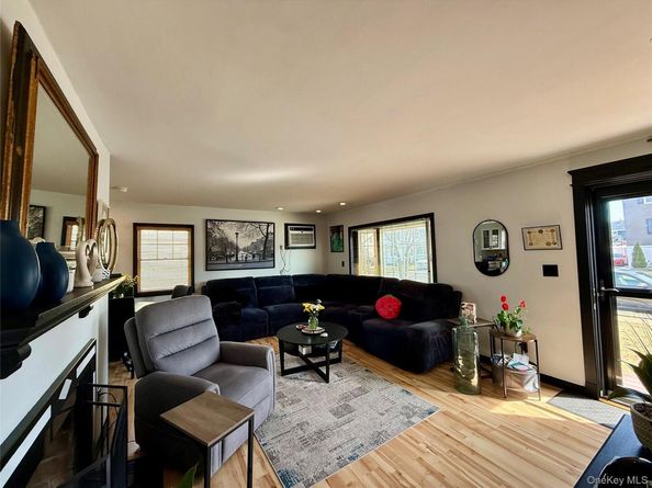 68 Robert Street, Freeport NY 11520