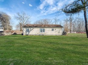 72 Locust Avenue, Oakdale NY 11769