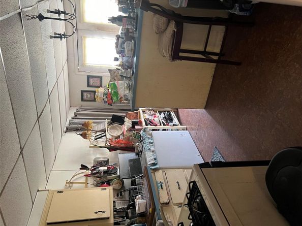 417 N Monroe Avenue, Lindenhurst NY 11757