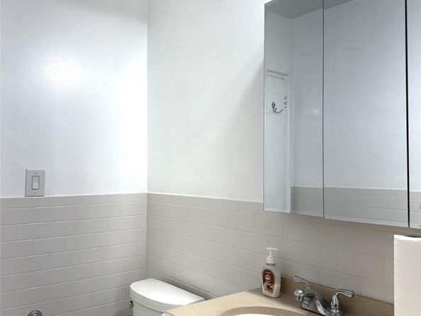 143-50 Hoover Ave 204, Briarwood NY 11435