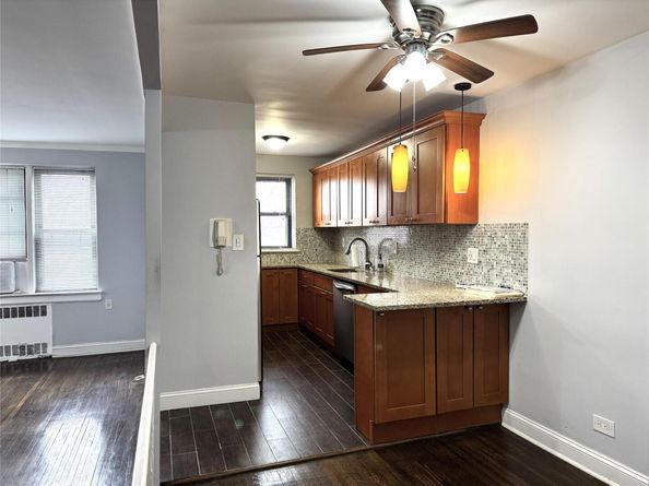 143-50 Hoover Ave 204, Briarwood NY 11435