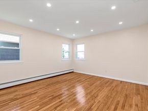 69 Woodward Street, Roslyn Heights NY 11577