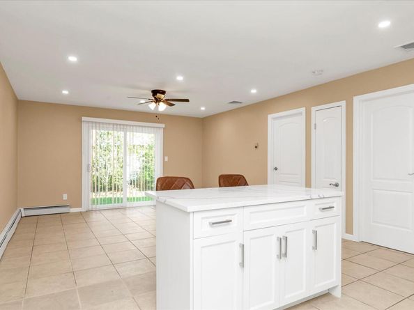69 Woodward Street, Roslyn Heights NY 11577