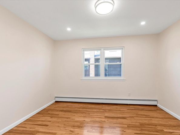 69 Woodward Street, Roslyn Heights NY 11577