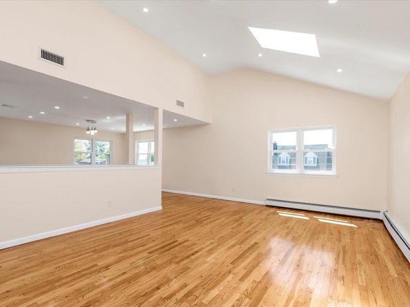 69 Woodward Street, Roslyn Heights NY 11577