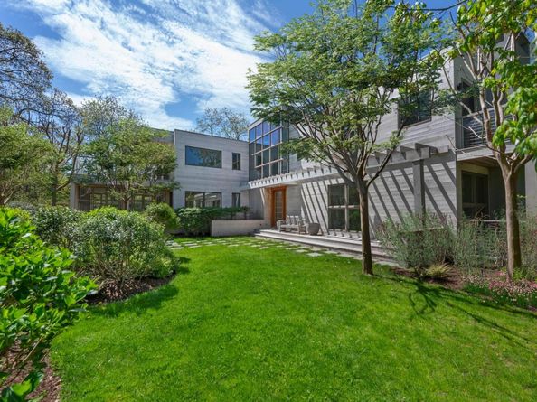 Undisclosed Address #827862, East Hampton NY 11937