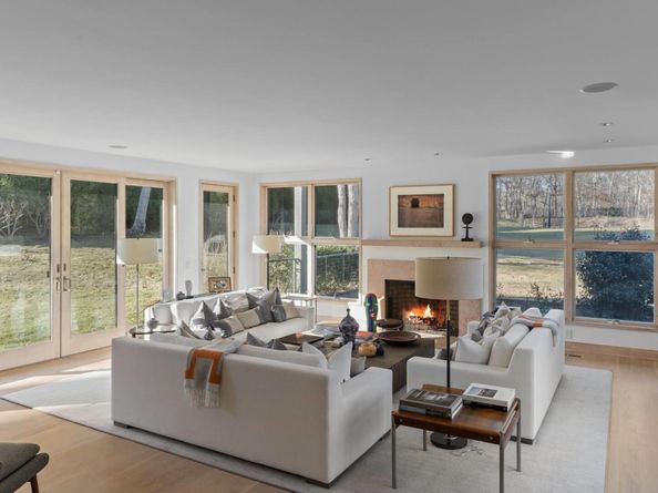 Undisclosed Address #827862, East Hampton NY 11937
