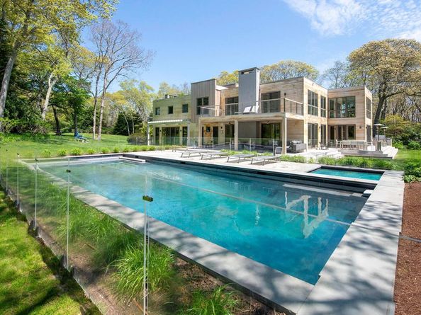 Undisclosed Address #827862, East Hampton NY 11937