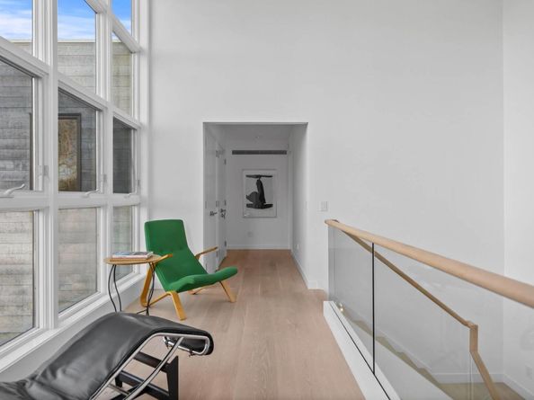 Undisclosed Address #827862, East Hampton NY 11937