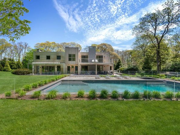 Undisclosed Address #827862, East Hampton NY 11937